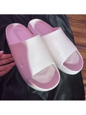 Nike Women’s pink calm Slides